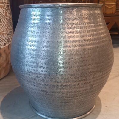 Taburete bombé aluminio labrado India