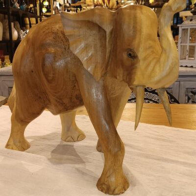 Elefante teka tallado a mano