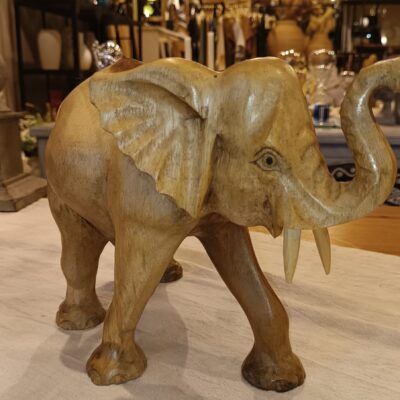 Elefante teka tallado a mano